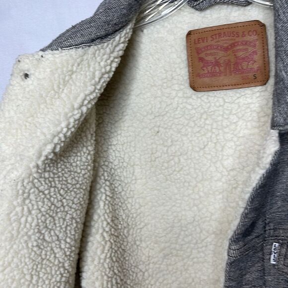 Levi’s Grey Soft Sherpa Trucker Jacket. Size Small. - Picture 7 of 11